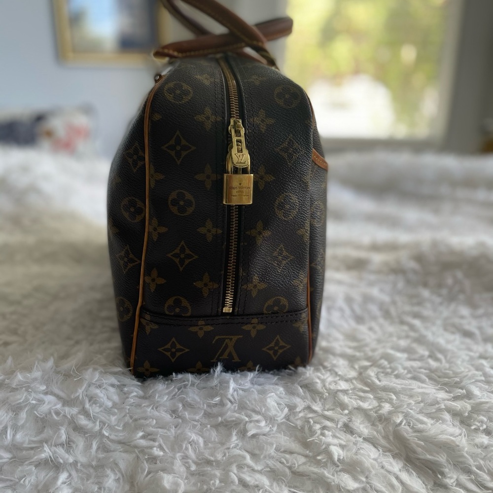 Gorgeous Louis Vuitton Deauville Bag - Picture 16 of 16
